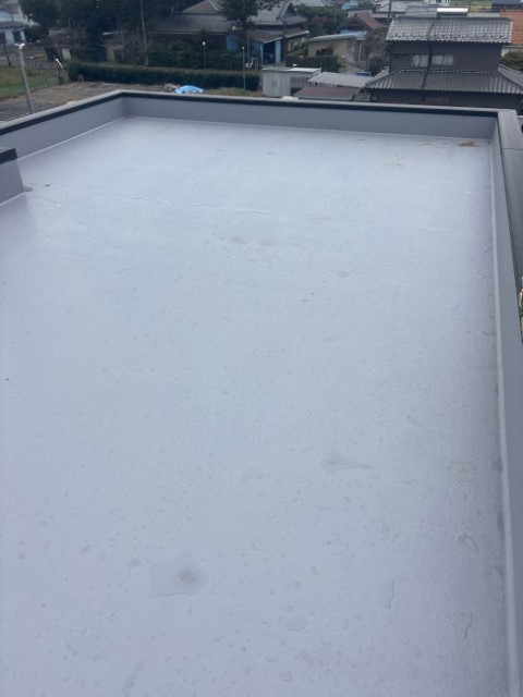 屋上形状に合わせたパネルで無駄なく効率発電