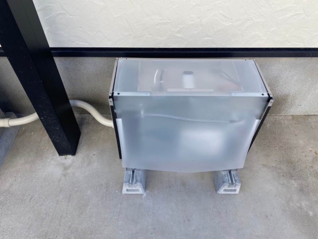 蓄電池の配線工事が完了しました。停電時にも電気が使える非常用電源として活用できるようになり、災害時でも安心してお過ごしいただけます。