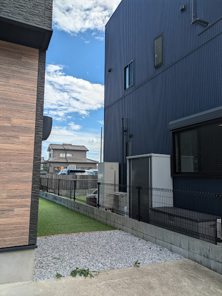 蓄電池は日陰で、風通しの良い場所が適しています。